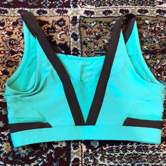 Nike Sports Bra-Small - Picture 2 of 3